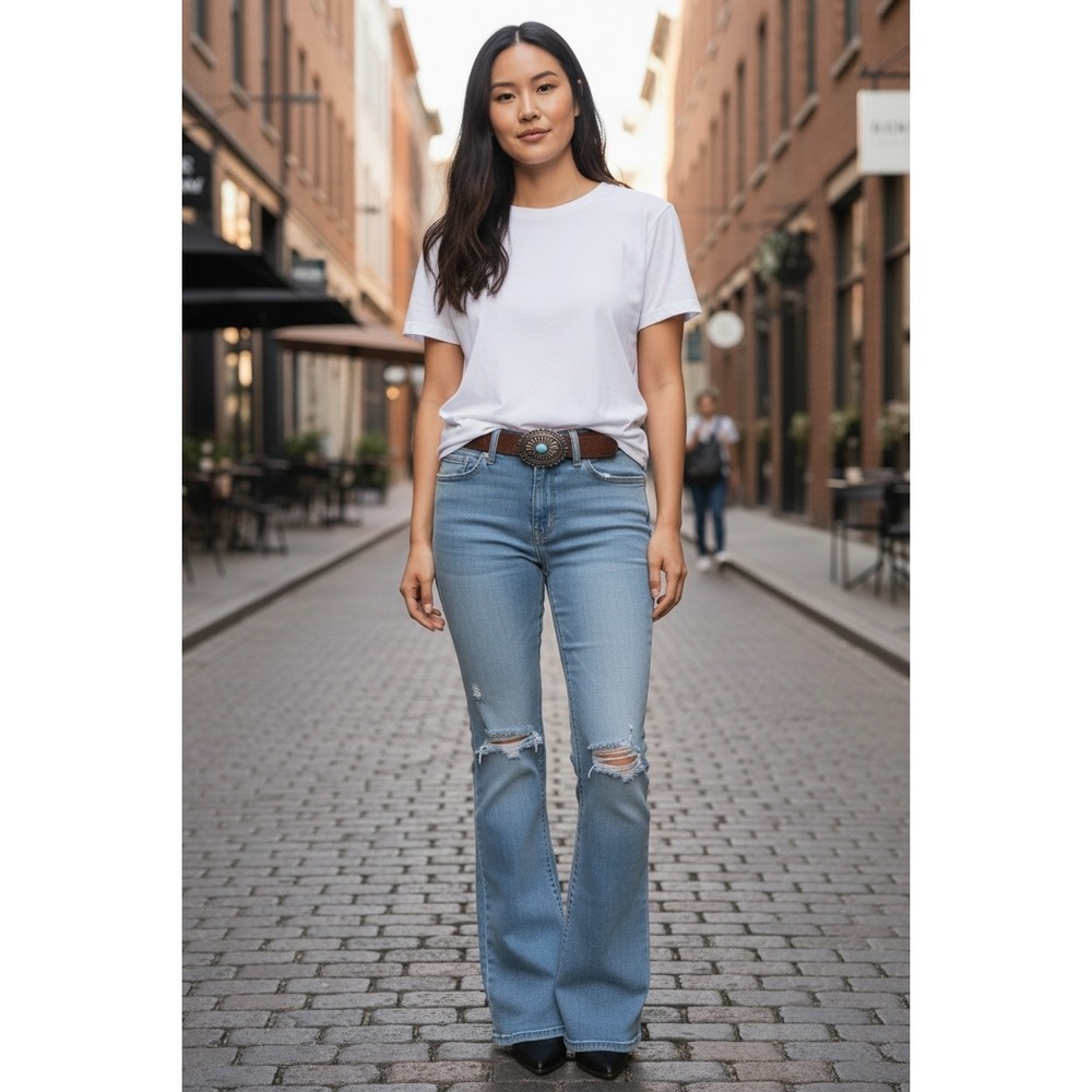NWT  YMI Women's  Size 7/28 Bootcut Jeans Distressed Light Wash Mid Rise Stretch